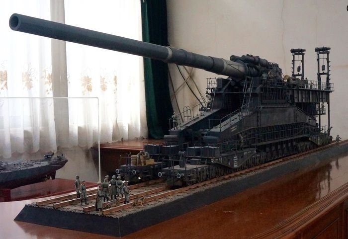 Диорама тяжелой немецкой пушки «Дора»
