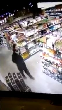 Беженец разбил в германском супермаркете бутылки с алкоголем