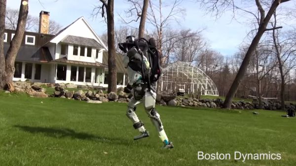 Робот Boston Dynamics учится бегать на улице и самостоятельно ориентироваться