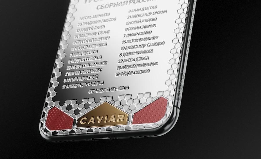 В честь игры сборной России Caviar выпустил роскошный iPhone X