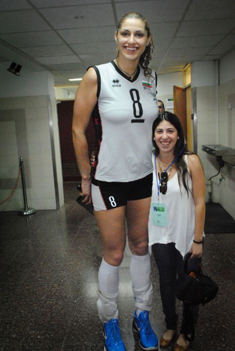 Невероятно высокие девушки