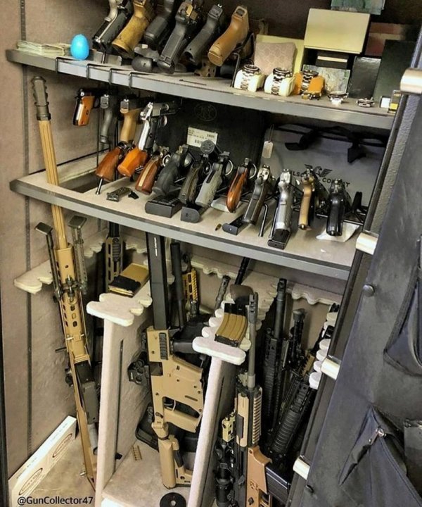Американцы хвастаются своими коллекциями оружия