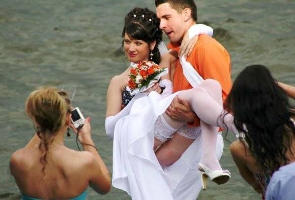 "Веселые" фото со свадеб