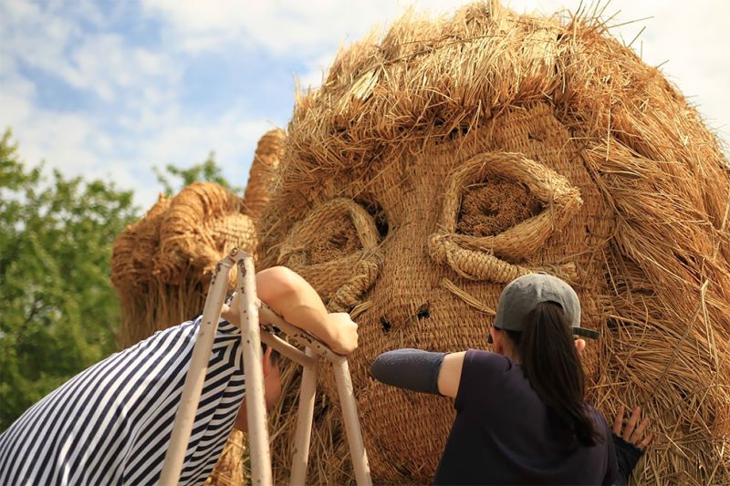 Фестиваль скульптур из соломы в Японии