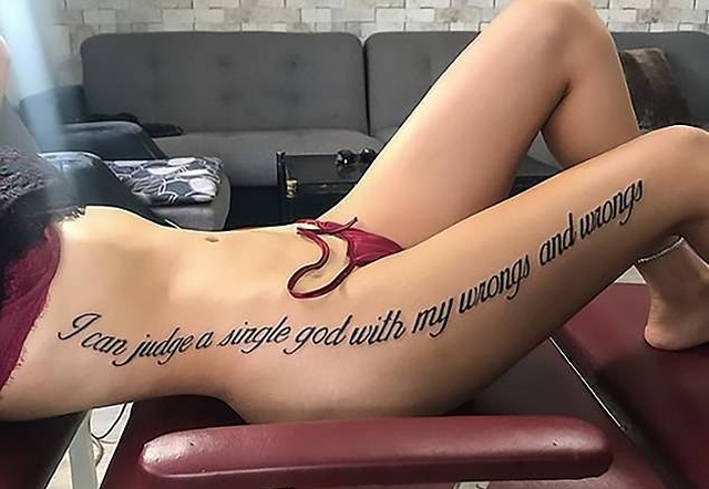 Instagram-звезда ошиблась с переводом для своей татуировки и опозорилась на весь мир