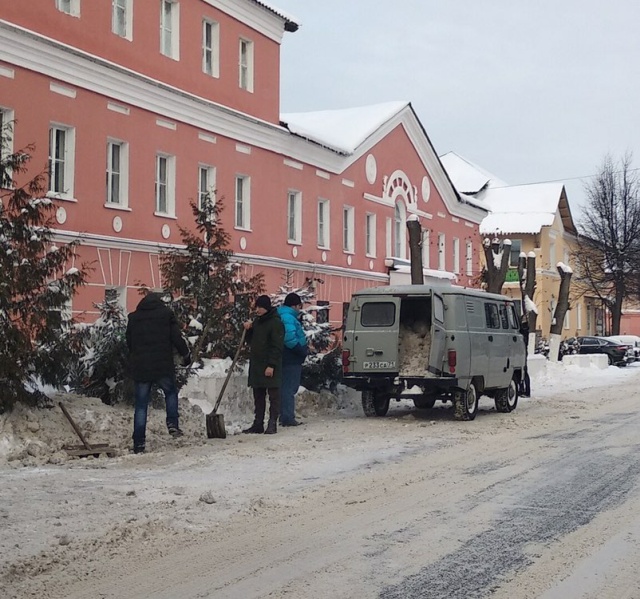 Креативный способ вывоза снега в Богородицке