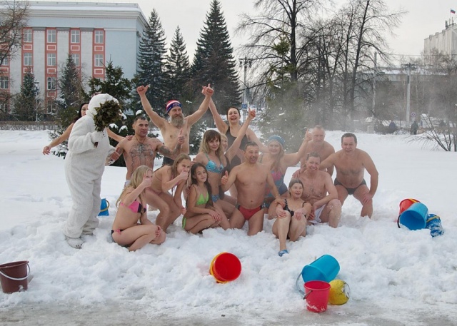 Учительница из Барнаула чуть не лишилась работы после публикации фото в купальнике всячина