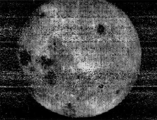 Земля и обратная сторона Луны на одном снимке