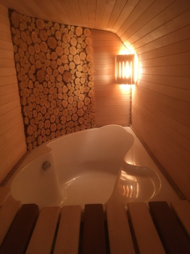 Комфортабельная баня из КУНГа своими руками