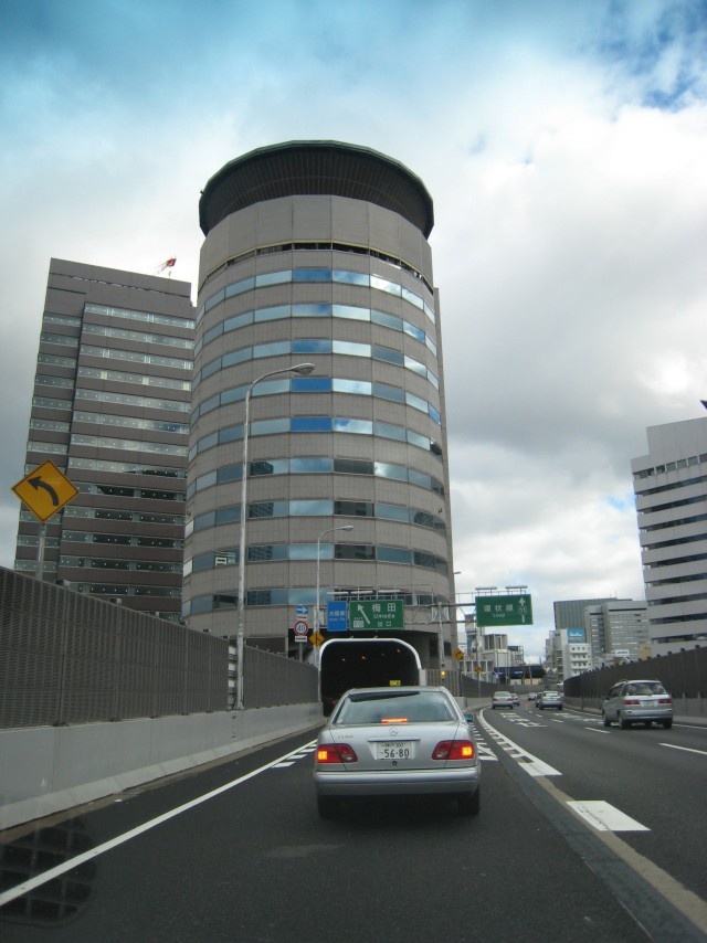 Необычное строение Gate Tower в Японии
