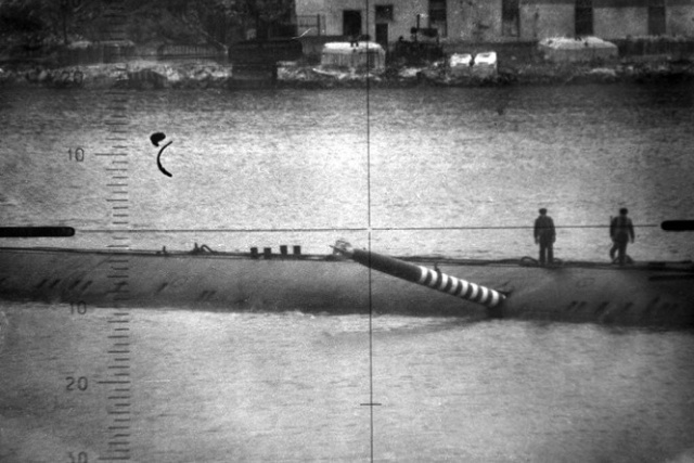 Торпеда, застрявшая в борту советской подводной лодки Всячина
