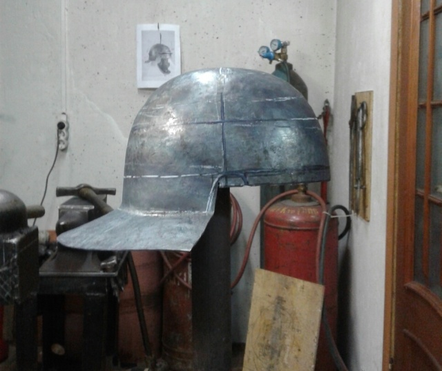 Римский шлем из монолитной детали
