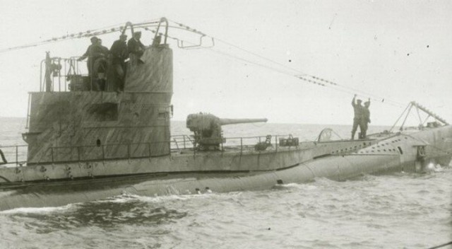 Для чего были нужны пушки на подводных лодках?