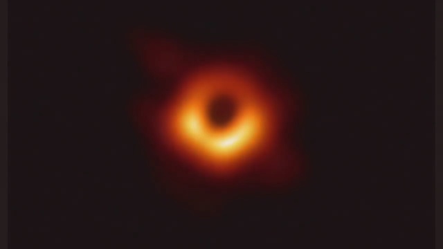 Ученые впервые в истории получили изображение черной дыры Всячина