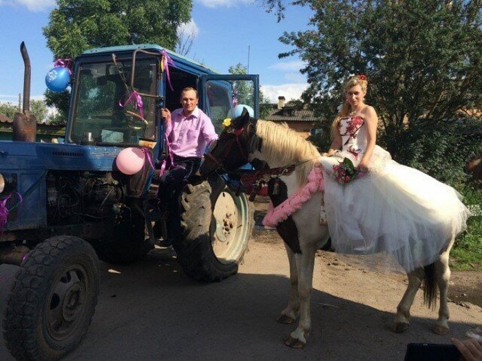 Свадьбы в формате деревня-edition, или когда выхватить может даже невеста