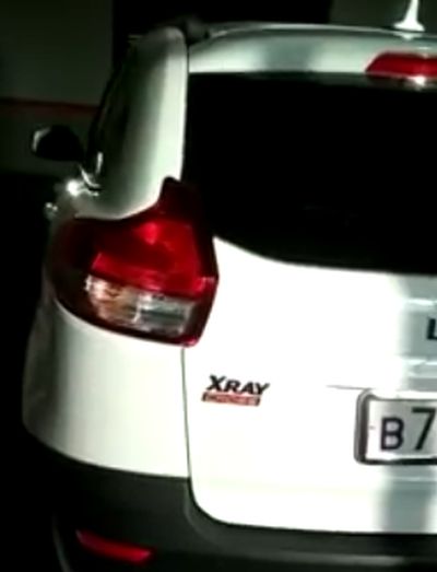 Новенький Lada XRay привезли на СТО