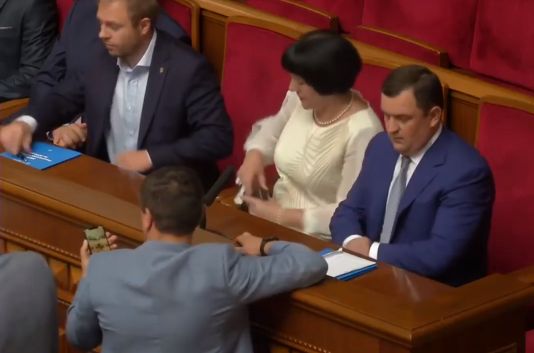 Глава Счетной палаты Украины Валерий Пацкан спрятал свои дорогие часы