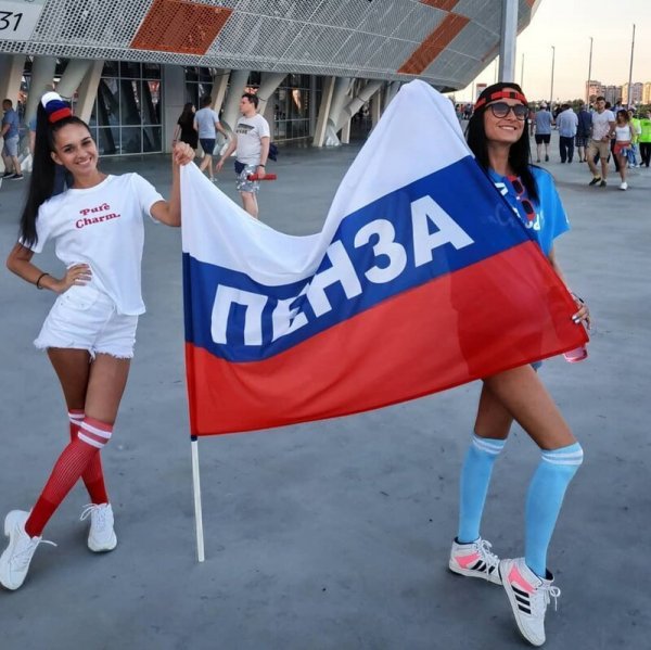 Ослепительные болельщицы сборной России, украсившие собой матч с Сан-Марино