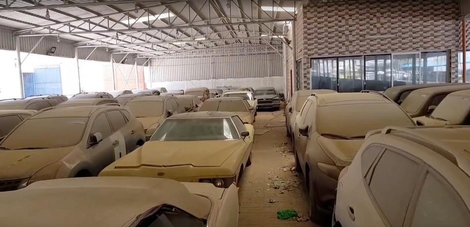 Кладбище суперкаров: тысячи роскошных авто пылятся в пустыне ОАЭ