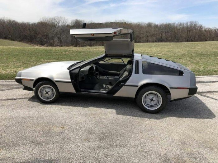 Автомобиль эпохи: легендарные и нестареющие DeLorean DMC-12