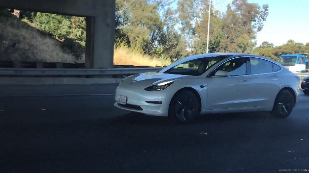 Почему владельцы автомобилей Tesla всегда такие довольные?