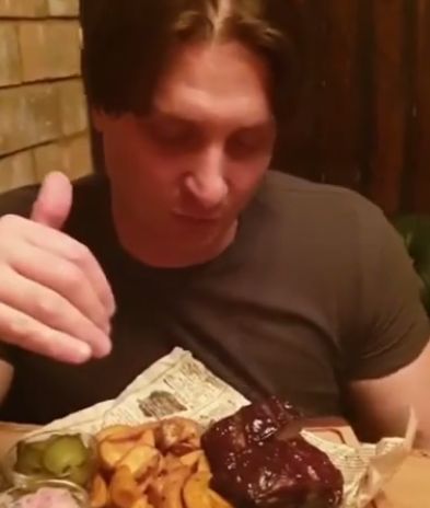 Эдгард Запашный в ресторане в Минске