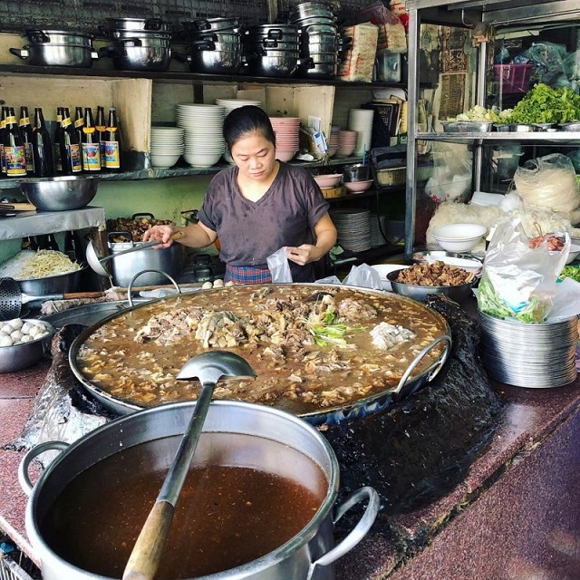 Фирменный бангкокский суп, от которого может стать дурно