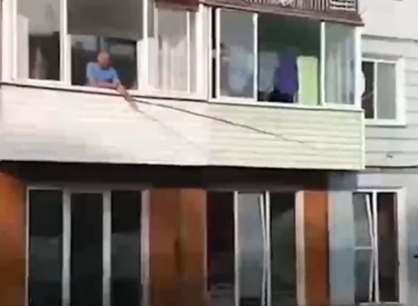 Порыбачить прямо с балкона? Да запросто!