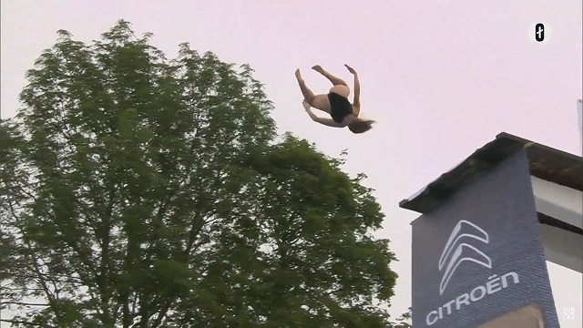 Безумное норвежское соревнование по "смертельным" прыжкам в воду