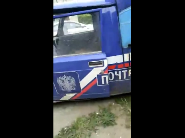 Вот на такой "колеснице" развозят почту в Вологодской области