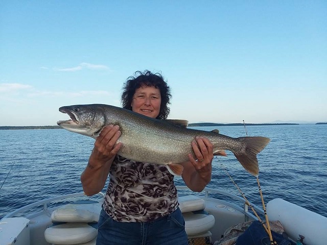 Семейная пара из США поймала в озере Шамплейн рыбу-мутанта Всячина