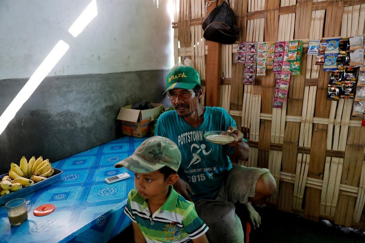 Индонезийская деревня выживает за счет импортного мусора