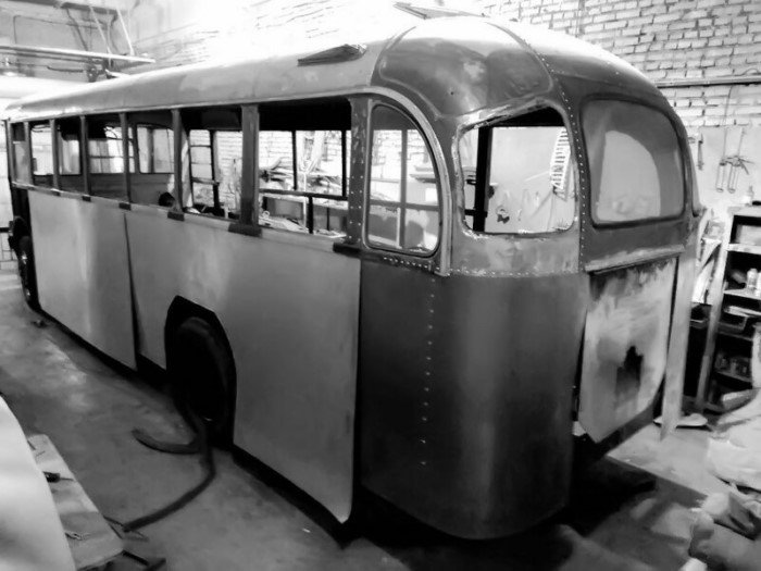 В Красноярске энтузиасты полностью отреставрировали автобус ЗИЛ-158 1969 года выпуска