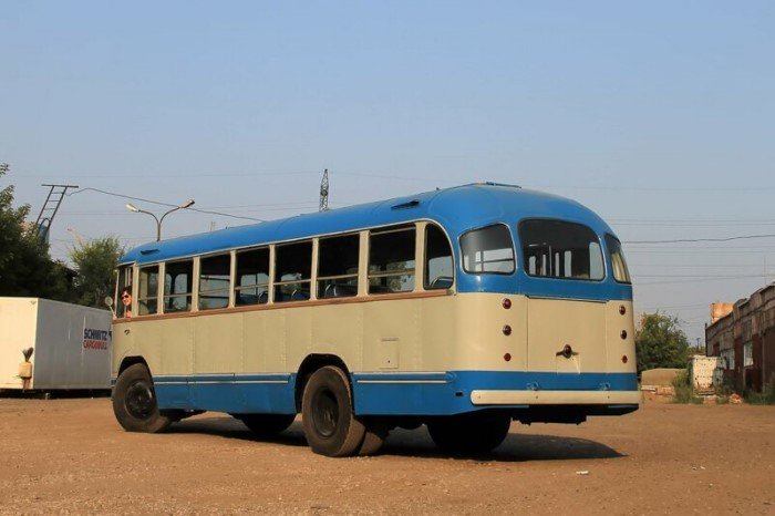 В Красноярске энтузиасты полностью отреставрировали автобус ЗИЛ-158 1969 года выпуска Всячина