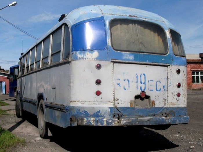 В Красноярске энтузиасты полностью отреставрировали автобус ЗИЛ-158 1969 года выпуска Всячина
