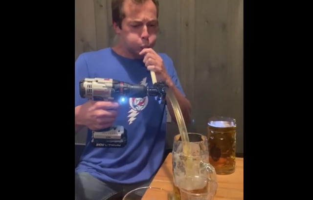 Инженерный лайфках: как быстро выпить стакан пива