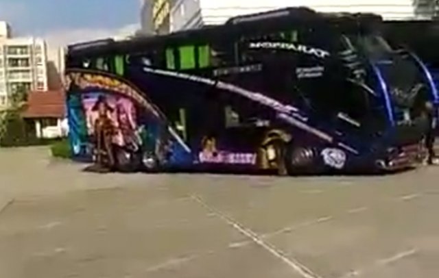 "Немного" тюнингованные автобусы