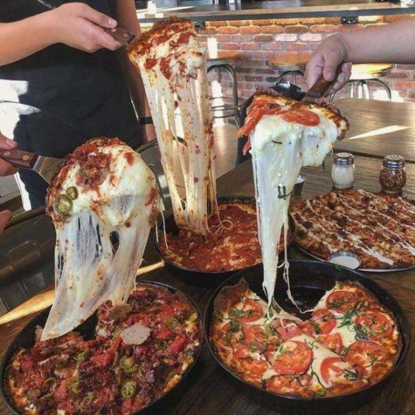 Много пиццы не бывает