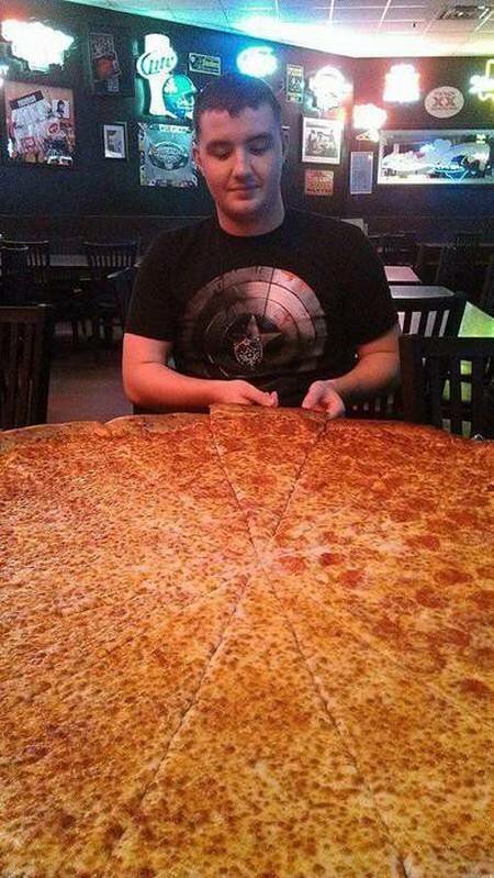Много пиццы не бывает