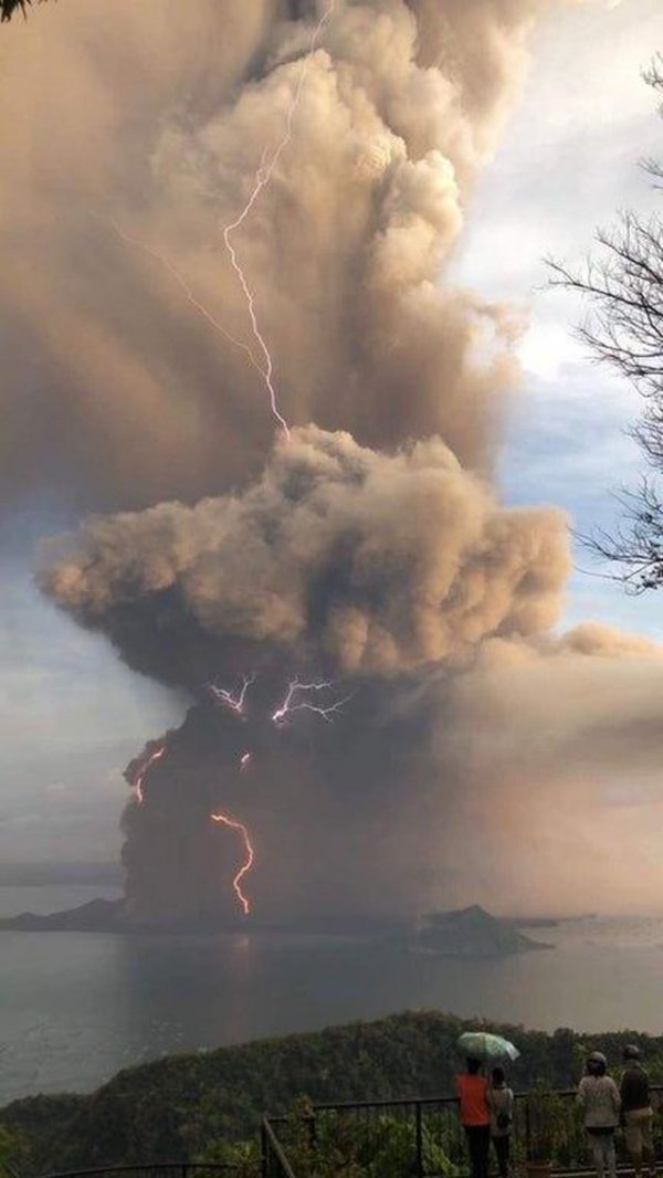 Извержение вулкана Тааль на Филиппинах Всячина
