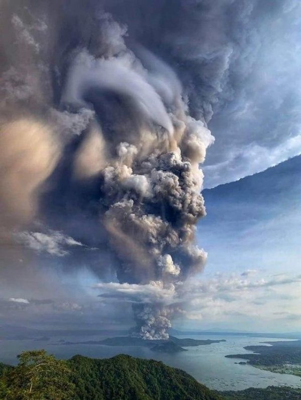Извержение вулкана Тааль на Филиппинах извержение, Филиппинах, посвоему, продолжения, вулканической, активности, может, произойти, магматическое, Зрелище, действительно, страшное, красивое, завораживающее, сейсмологии, Давайте, посмотрим, фотографии, которые, сняли