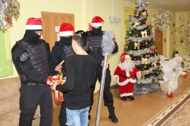 В Ямало-Ненецком автономном округе спецназовцы пришли в детский дом