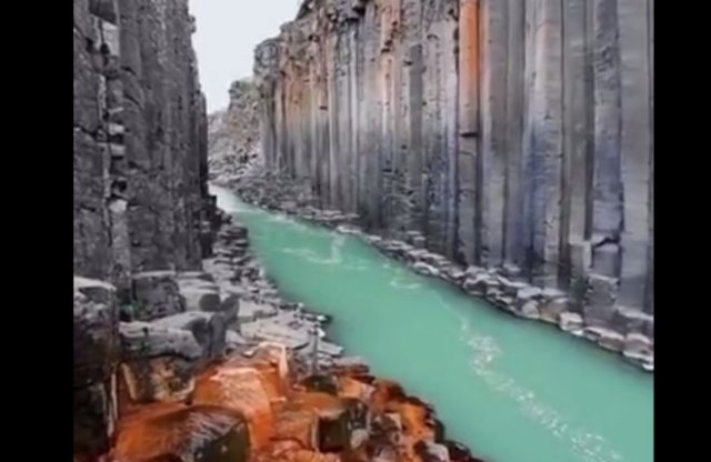 Как выглядит базальтовый каньон в Исландии
