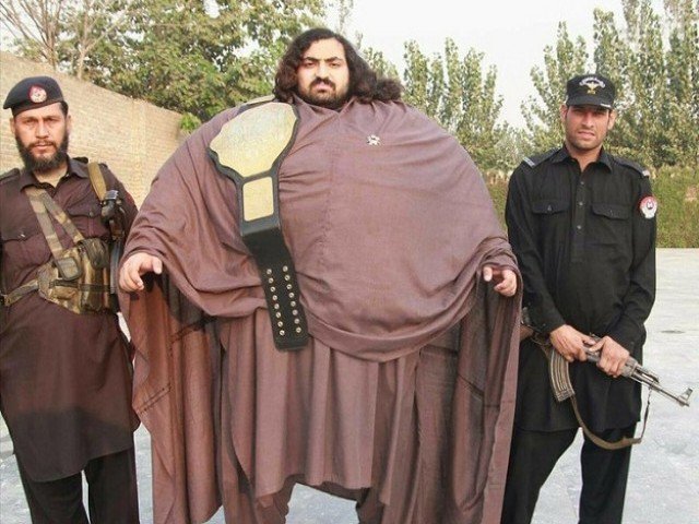 Пакистанский Халк весом 440 килограммов ищет себе жену. И есть ряд условий Всячина