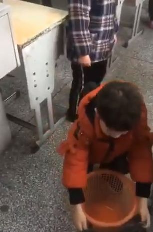 Лайфхак с мусорным пакетом от маленького китайского мальчика