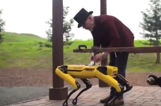 Адам Севидж придумал интересное применение роботу от Boston Dynamics