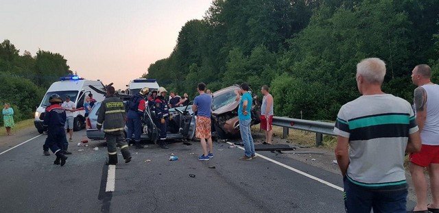 Лобовое столкновение в районе поселка Гладкое