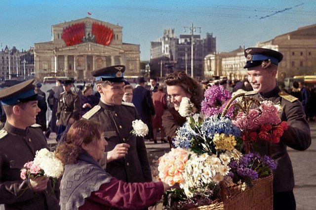 Фотографии СССР времен Великой Отечественной войны в цвете Ольга, попали, получилось, войны, Отечественной, Великой, времен, снимки, фотографий, Ширнина, старых, колоризацией, занимается, которая, Москвы, девушка, восхищает