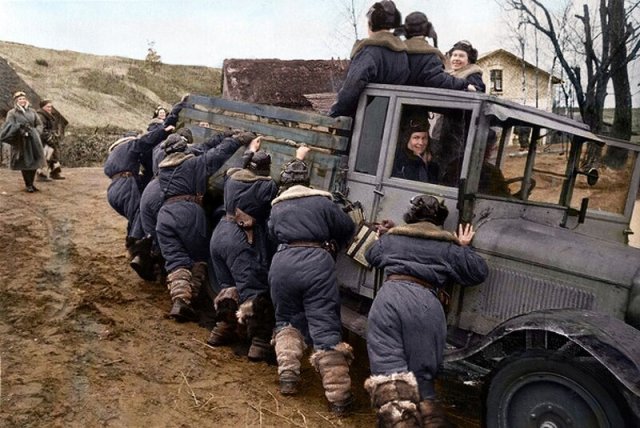 Фотографии СССР времен Великой Отечественной войны в цвете Ольга, попали, получилось, войны, Отечественной, Великой, времен, снимки, фотографий, Ширнина, старых, колоризацией, занимается, которая, Москвы, девушка, восхищает