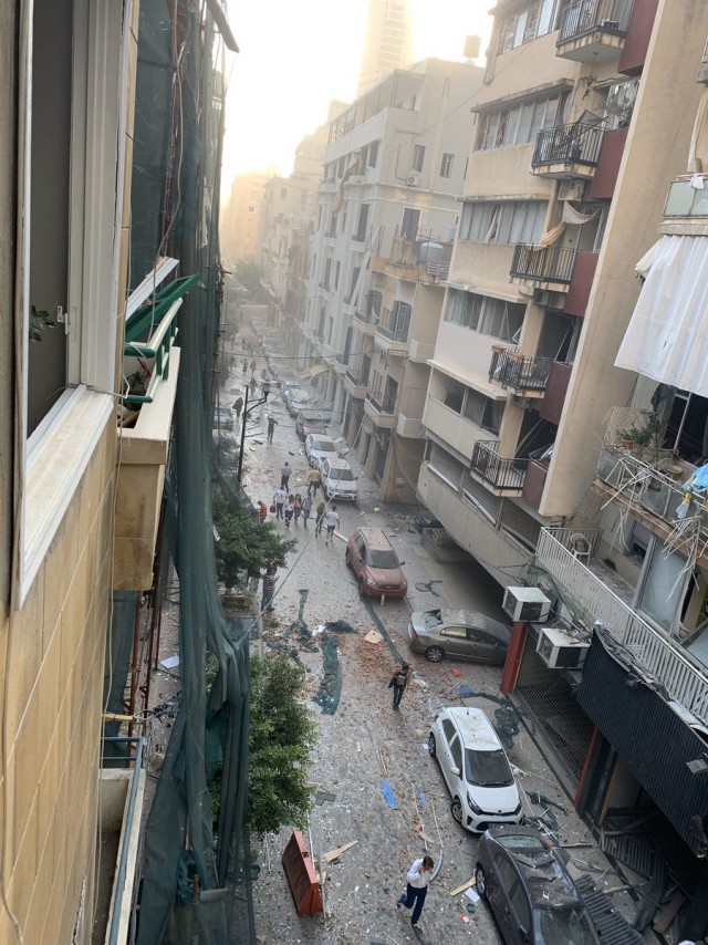 Последствия взрыва в Бейруте продолжение, Губернатор, города, предварительно, оценил, размер, материального, ущерба, взрыва, порту, сумму